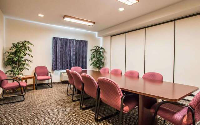 Quality Inn & Suites Dixon near I-88