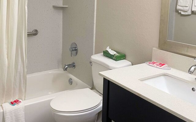 Econo Lodge Cartersville-Emerson Lake Point