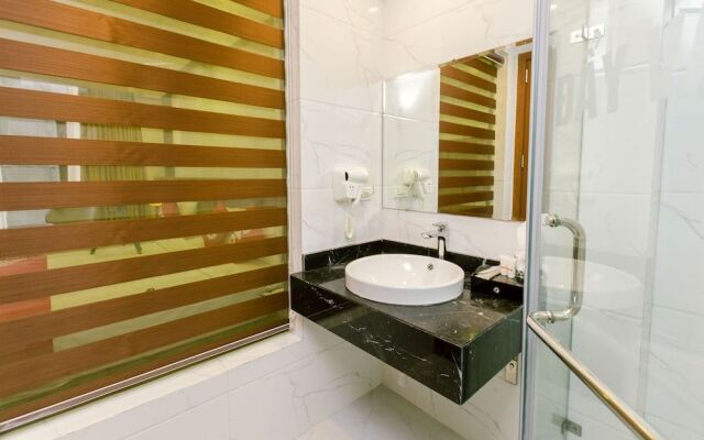 Oyo 759 Phuong Huy Ha Long Hotel