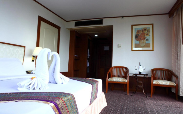 Wattana Park Hotel