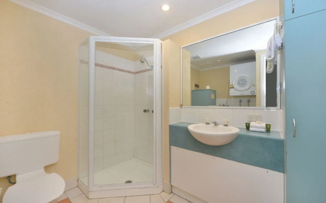 Seascape Holidays - Coral Apartments