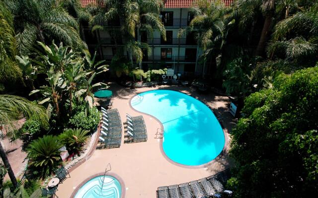 Buena Park Grand Hotel & Suites
