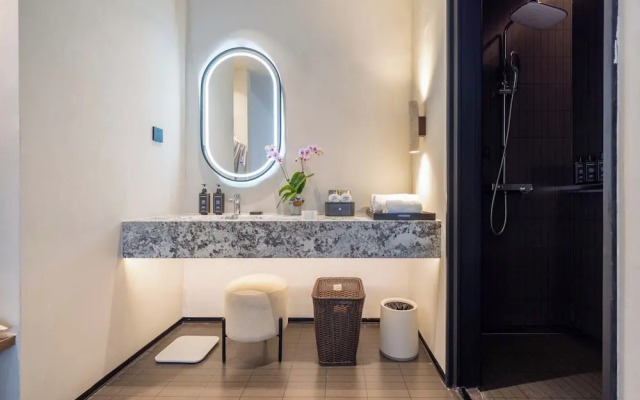 Yi Nian Fangcun Hotel