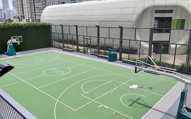 Oasis Regency @ Acqua Livingstone near Rockwell