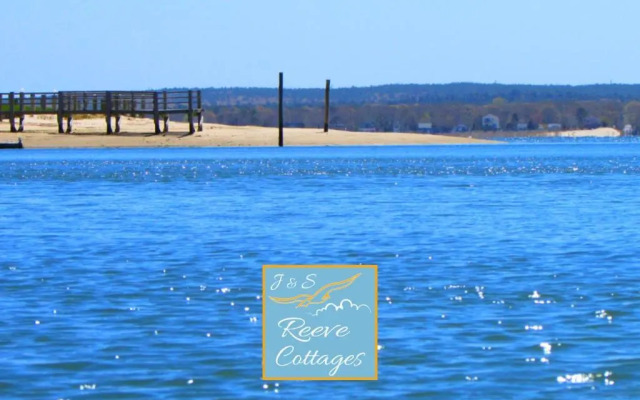 Premier Waterfront Cottage 2