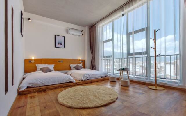 Hometown Voice · Stay at Vista Designer's Garden