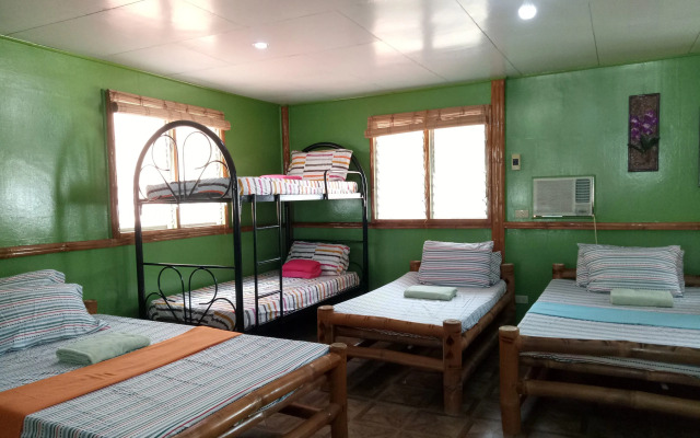 SmallFry's Beach Resort