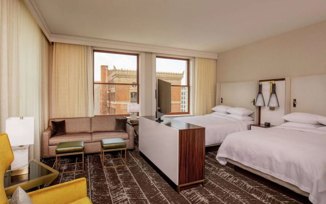 DoubleTree by Hilton Youngstown Downtown