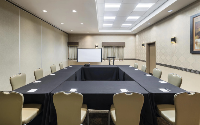 Best Western Premier Freeport Inn Calgary Airport