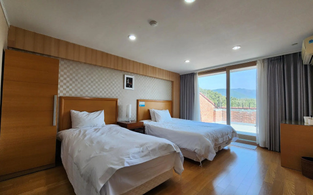 Chungju Suanbo Park Hotel