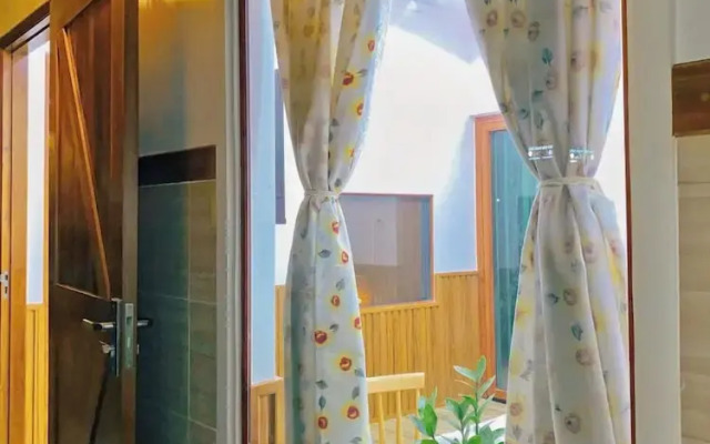 Sea-breeze homestay