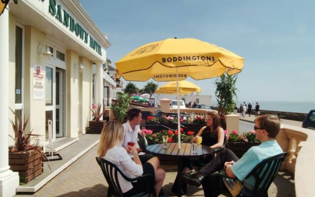 Sandown Hotel