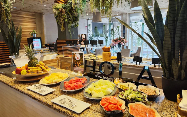 Hotel La Laguna Spa And Golf