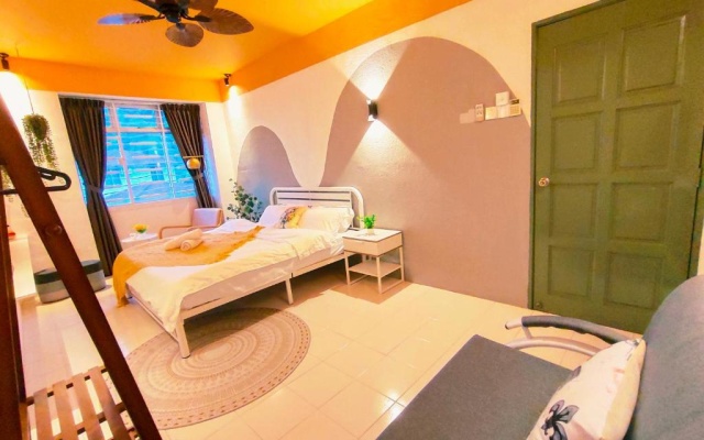Kulai Dream Homestay 4room 16pax @near Kulai Aeon, JPO, Senai Airport, Legoland – Guest Rooms – Senai