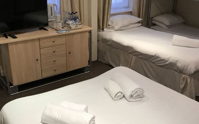 Queens Plaza Hotel
