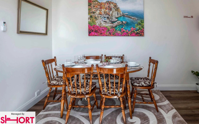 Paddington Villa 1 - Free Wi-fi, Netflix