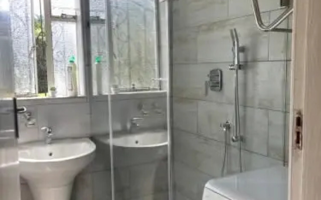 @Jackie’s Avondale 2 bed flat at Harrow court