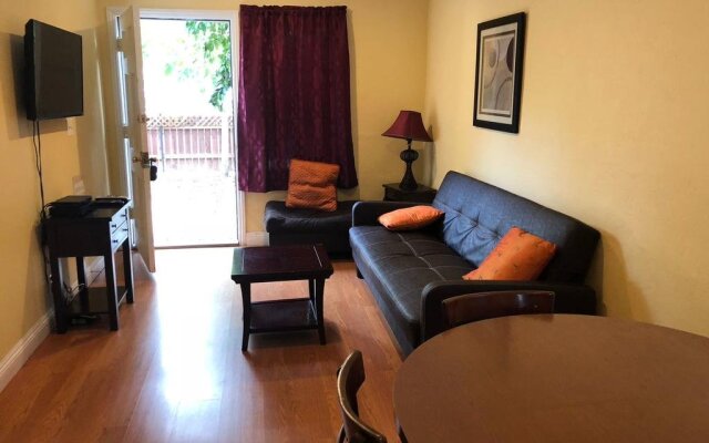 Nice 2 Bedroom in Burbank