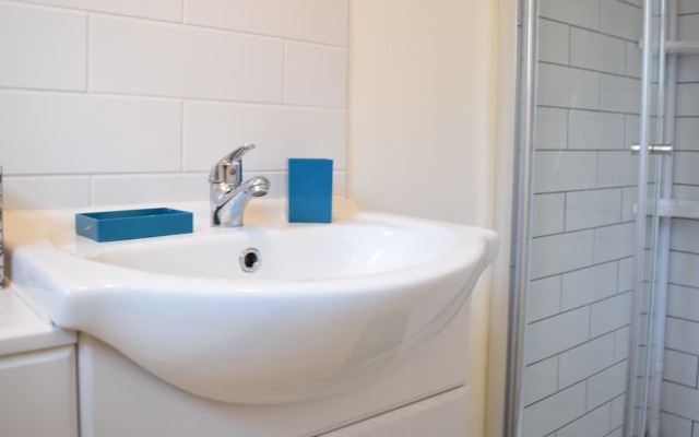 Spacious 1 Bedroom Apartment With Outdoor Terrace