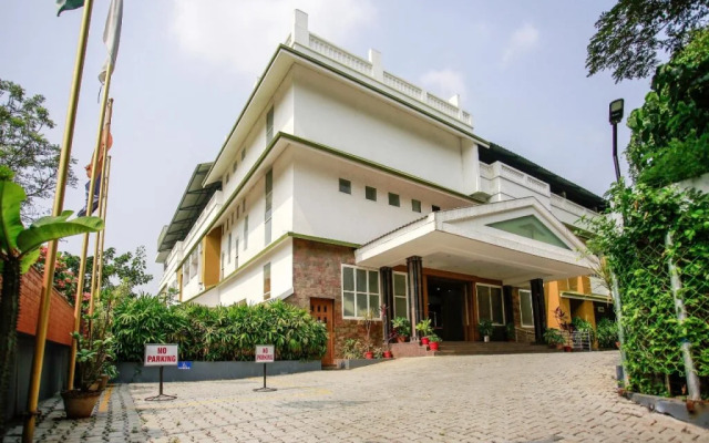 Alankar Elite Inns By OYO Rooms