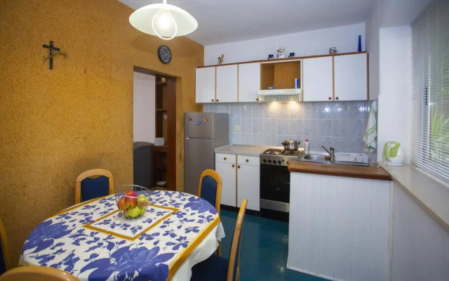 Apartments with a parking space Podgora, Makarska - 12816