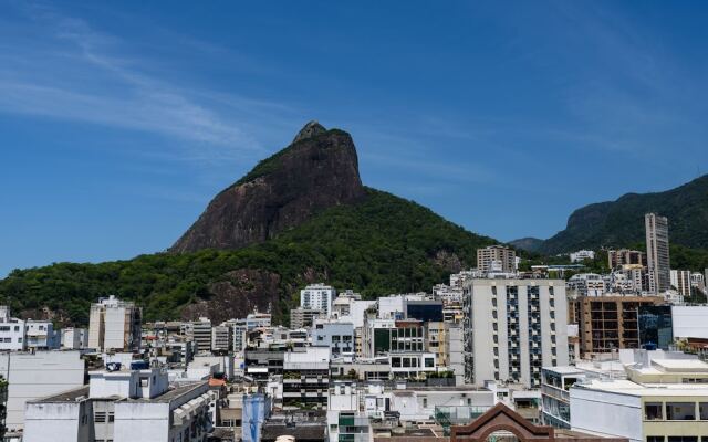 All in Rio Estilo Carioca