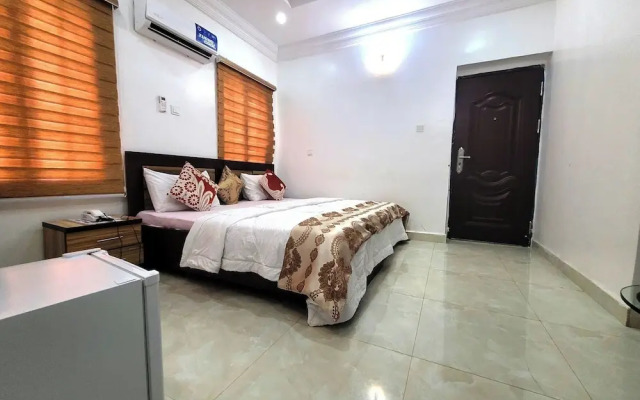 Rossy'S Apartments