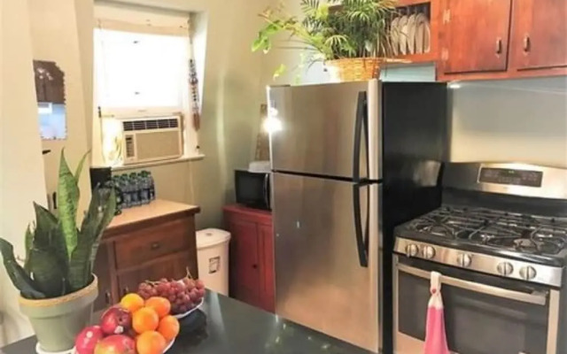Vineyard Mansion & Carriage House Bed & Breakfast