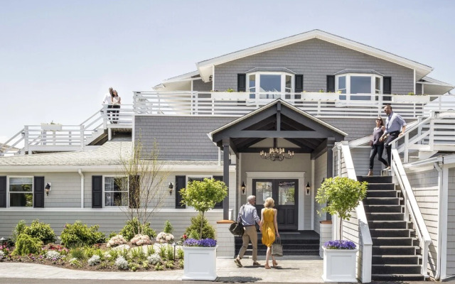 Boothbay Harbor Oceanside Inn