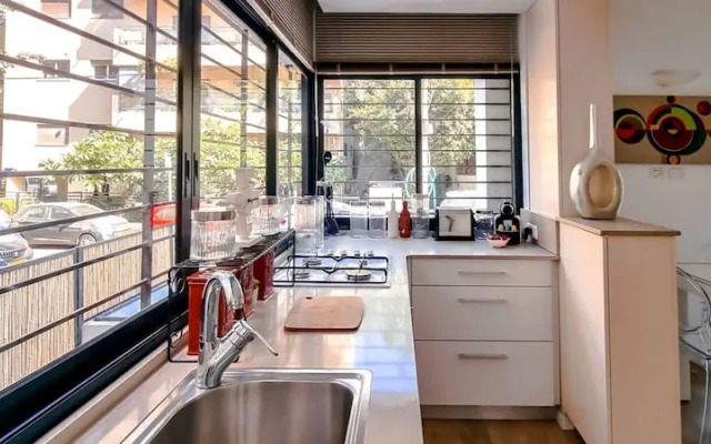 Rupin Nacre in Tel Aviv-yafo