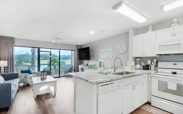 Seascape Lakefront Villas 128- Retreat Yourself