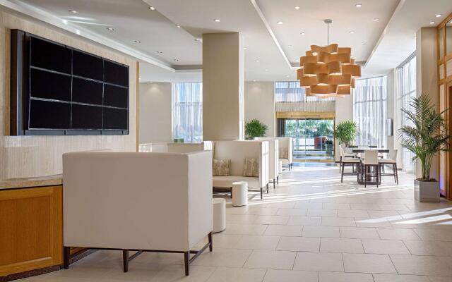 DoubleTree by Hilton Hotel Houston - Greenway Plaza