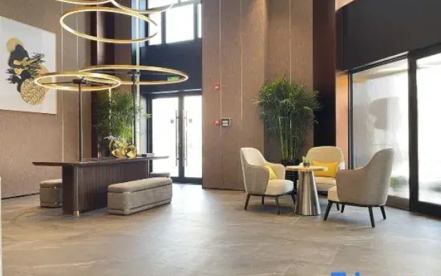Homeinn Plus Hotel (Qiqihar High-speed Railway Station Hecheng Park)