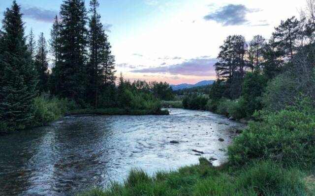 Luxury 3 Bedroom Townhouse next to Keystone Lake, Free Shuttle, Hot Tub and Sauna