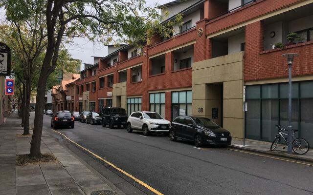 City Escape 2BD in Adelaides East End 1
