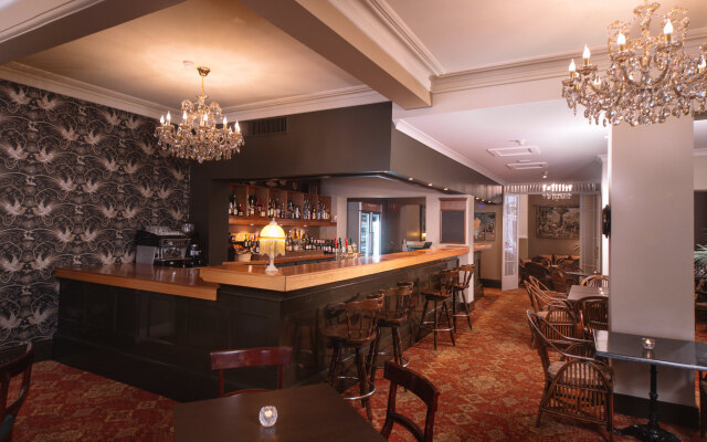 Hadley's Orient Hotel