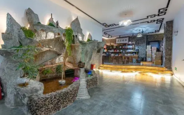 Pu'er River Hotel