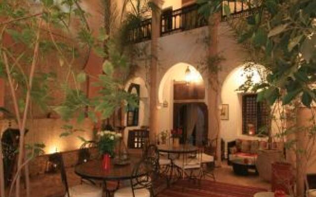 Riad Mur Akush