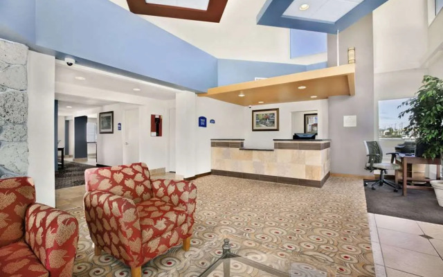 Howard Johnson Inn & Suites Tacoma Near McChord AFB