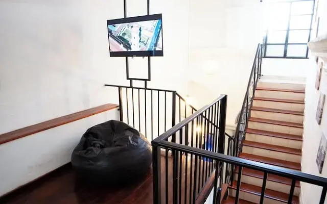 Lead Pods Hostel
