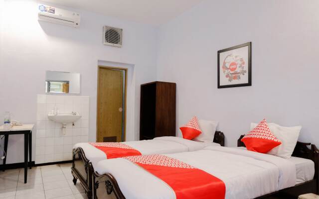 OYO 1036 Hotel Palem 1