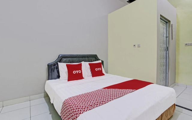 OYO 92521 Guest House Inayah Syariah