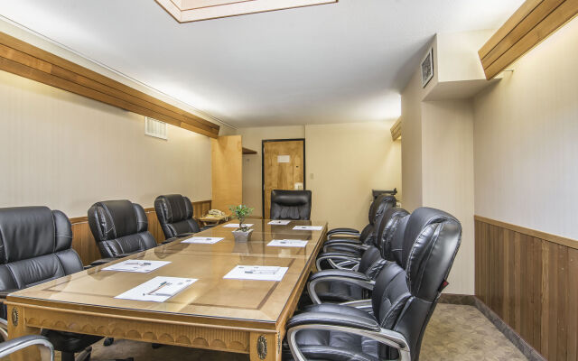 Prestige Riverside Lodge