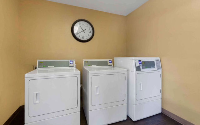 Extended Stay America - Phoenix - Chandler - E. Chandler Blvd.