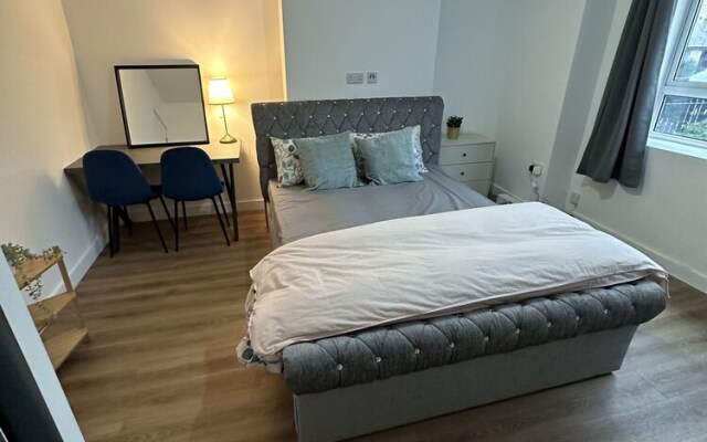 Lovely 1-bed Studio Near Canary Wharf, London