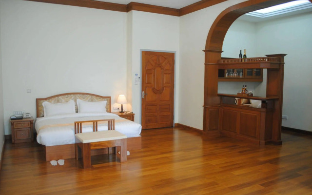 Myitkyina Plam Spring Resort Hotel