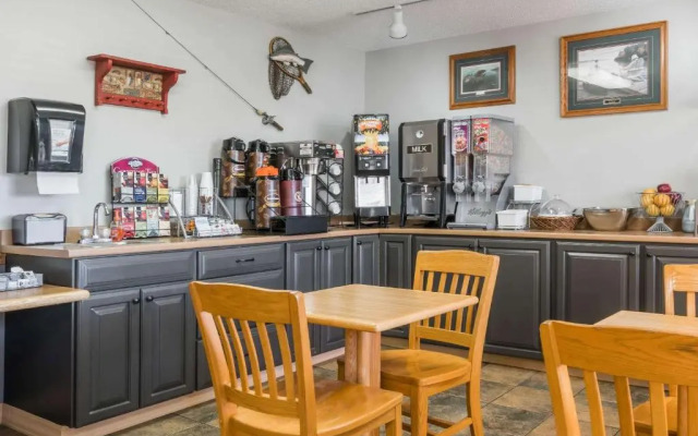 Super 8 Baxter/Brainerd Area