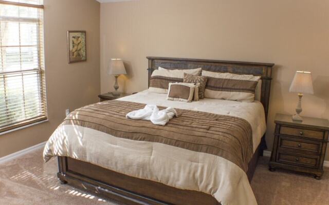 Mark's Sunrise Lakes Villa 4 Bedroom Home by Redawning