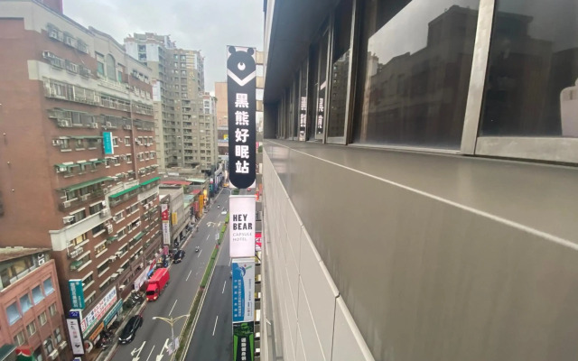 Heybear Capsule Hotel