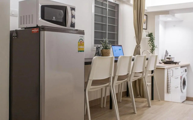 B2 Large + Comfort full kitchen near MRT Bangson